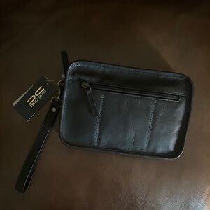 Claire Chase top grain,genuine leather golf/toiletry Bag/ Wristlet. NWT. Unisex